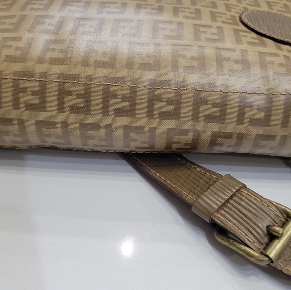 Fendi Vintage Zucca Logo Unisex Crossbody Bag - Picture 2 of 14